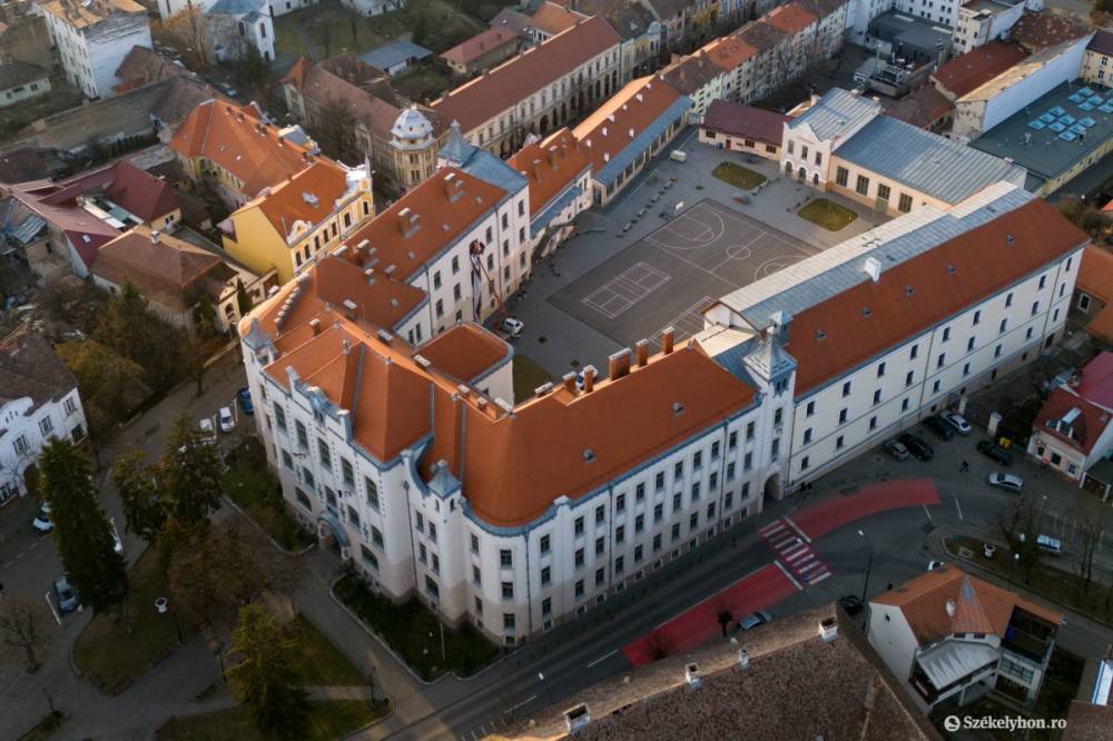 Élőben közvetítik a Bolyai iskola ballagási ünnepségét