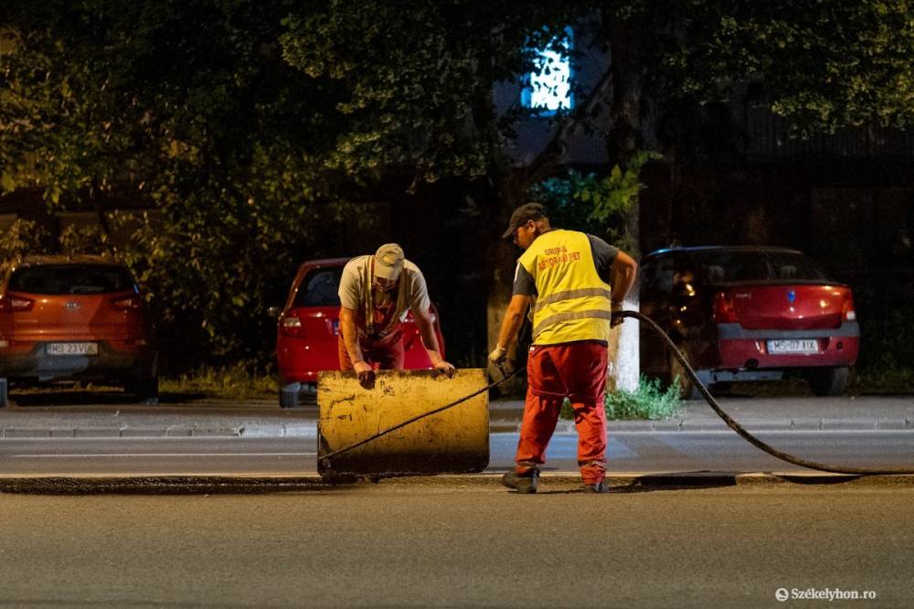Éjszaka aszfaltoztak