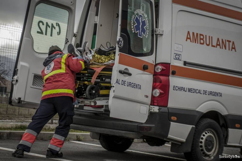 Kiugrott az iskolaépület második emeletéről egy 15 éves diáklány – súlyos sérüléseket szenvedett