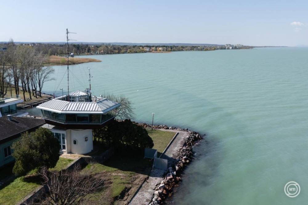 Mitől zöldül a Balaton vize?