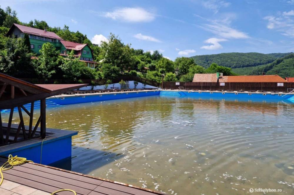 Ígéret a Salromtól: két héten belül kinyit a parajdi sós vizű strand