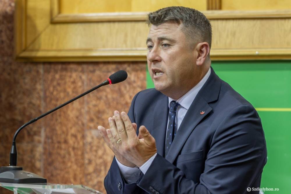 Elévülés miatt felmentették Borboly Csabát, de kártérítést kell fizetnie