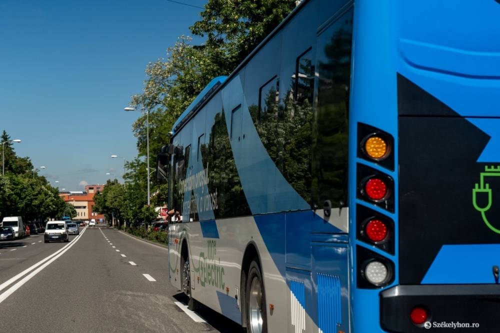 A városi busszal utazóknak fele sem elégedett a szolgáltatással