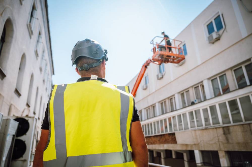 Energetikai felújítás alatt áll a Maros Megyei Tanács adminisztratív épülete