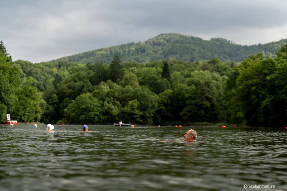 Ahol a sós víz gyógyít: megnyílt a Medve-tó strandja