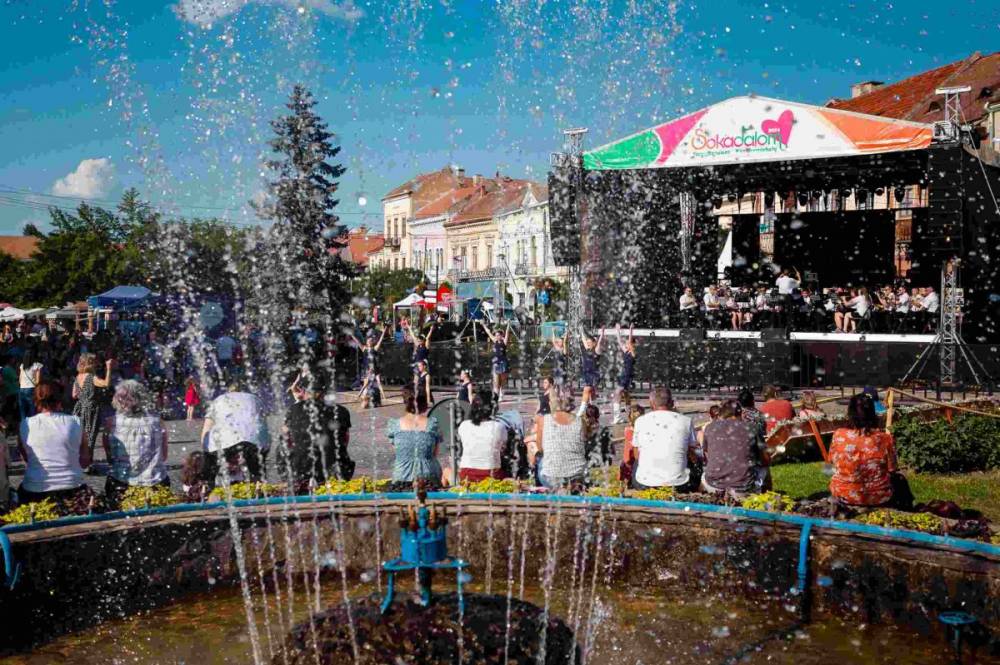Szívünk rajta: elkezdődött a kézdivásárhelyi Sokadalom