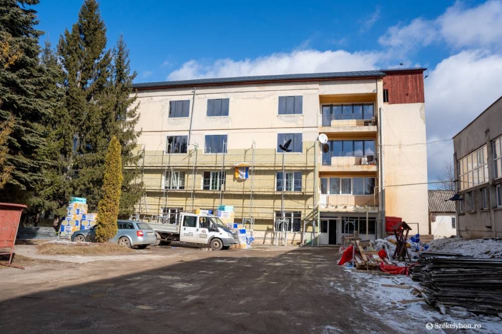 Lezárnak egy parkolót Szentegyházán