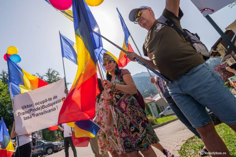Viktor inkább foglald el a Transz(Pride) Budapestet, hagyd Erdélyt – Tîrnoveanuék kiszorulva demonstrálnak Tusványoson