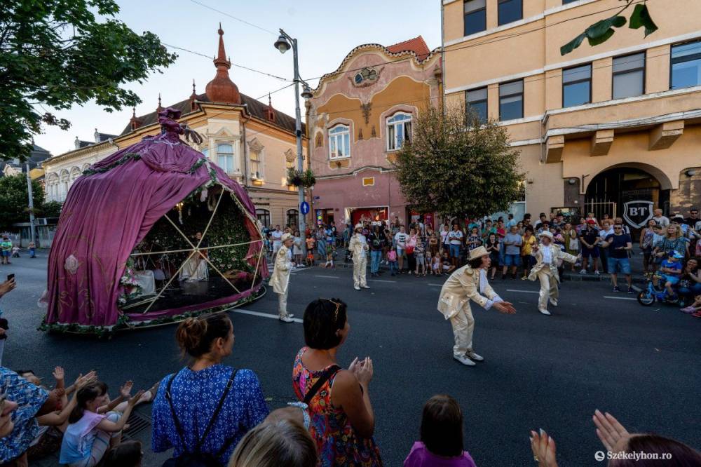 Jön az idei Street Festival és vele együtt Palya Bea