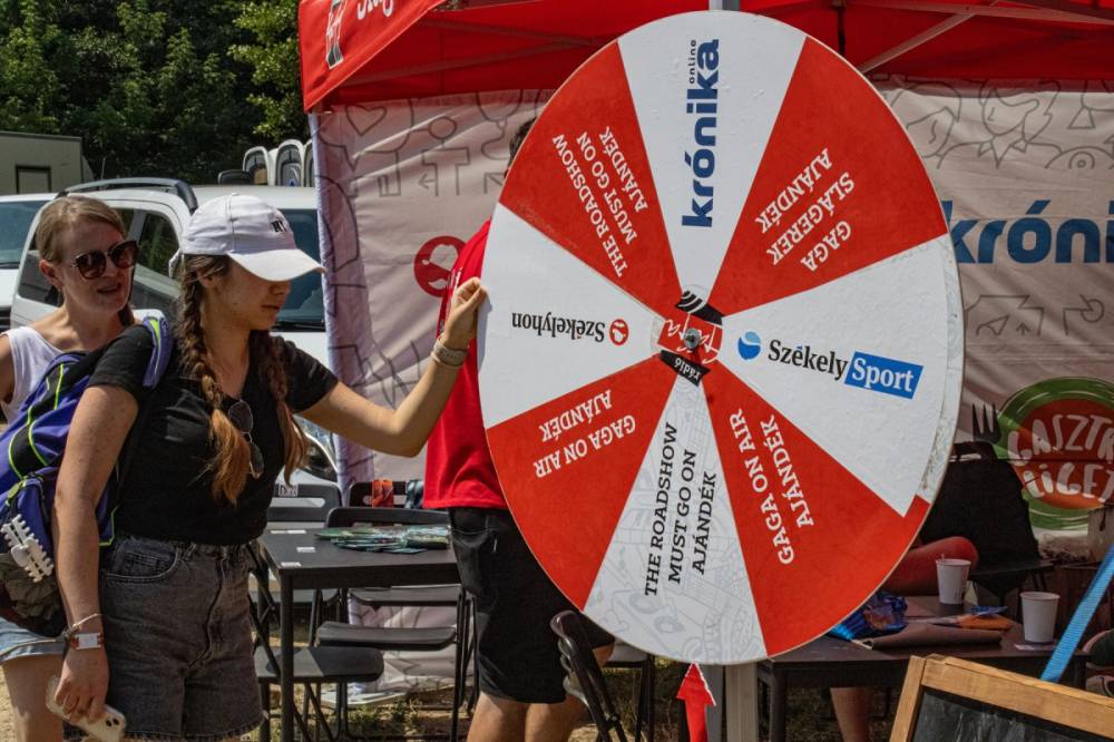 Interjúk, nyeremények és fesztiválhangulat – ilyen volt médiacsoportunk Tusványosa