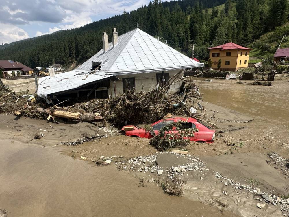 Humanitárius gyorssegélyt küldött a kormány az árvíz sújtotta Suceava és Neamț megyébe