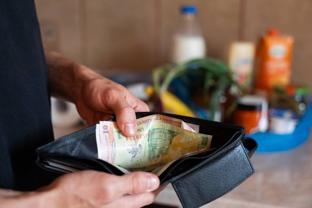 Életbe léptek a deficitcsökkentő intézkedések, drágulásokkal indul az augusztus