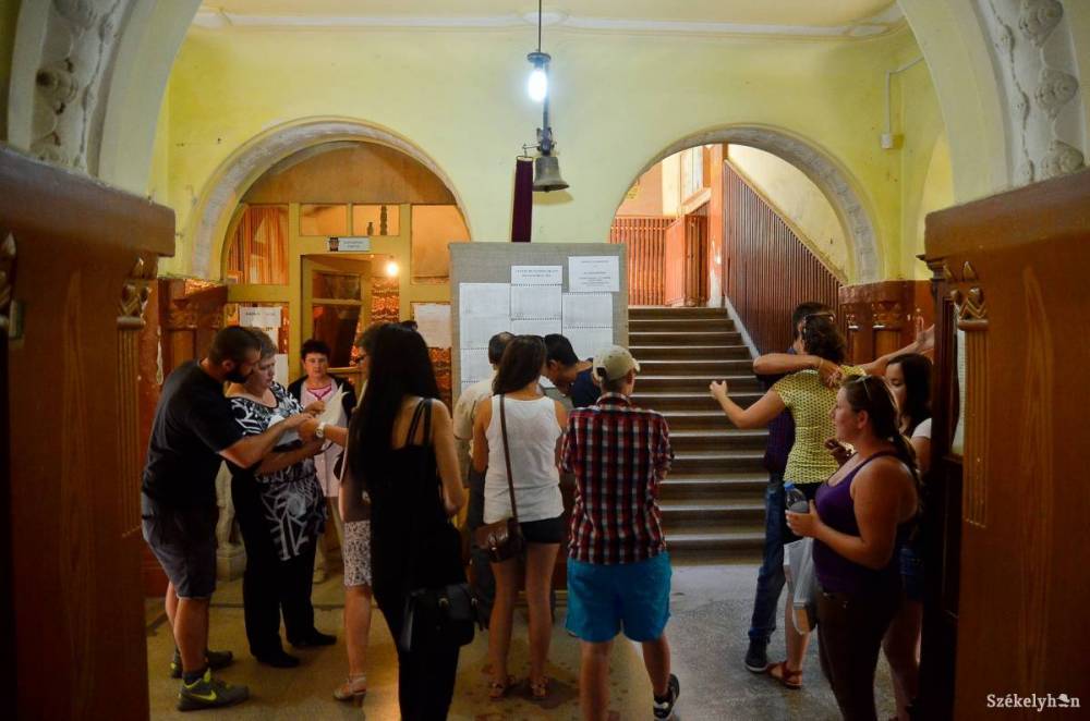 Kizártak huszonhárom diákot csalás miatt a román nyelv és irodalom pótérettségiről