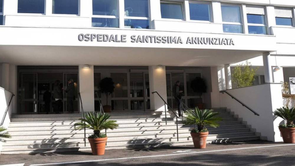 Meghalt egy romániai házaspár kisfia a nyaraláson, miután hősokkot kapott a család autójában