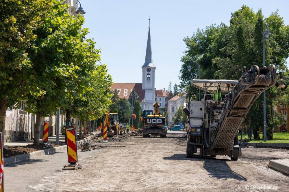 Aszfaltozás miatt keddtől nehéz lesz autóval közlekedni Székelyudvarhely központjában
