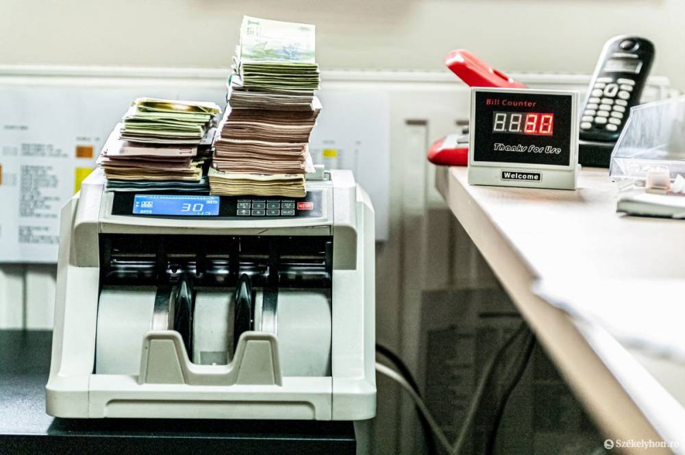 Leépítések és bércsökkentések várhatók több állami hatóságnál