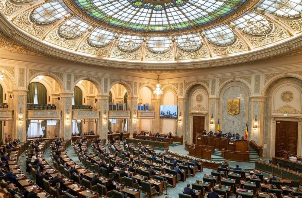 Elutasította a szenátus a bírák és az ügyészek nyugdíjazásának tervezetét, amit Crin Antonescu nyújtott be a kampányban
