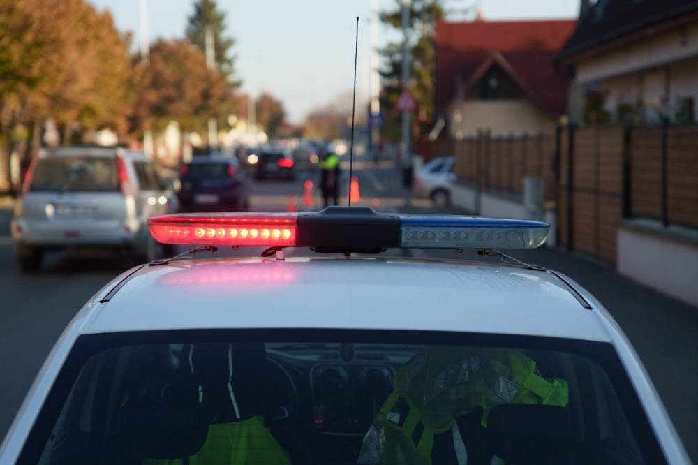 És erről is előkerül egy videó: ittasan okozott balesetet egy rendőr, majd elfutott