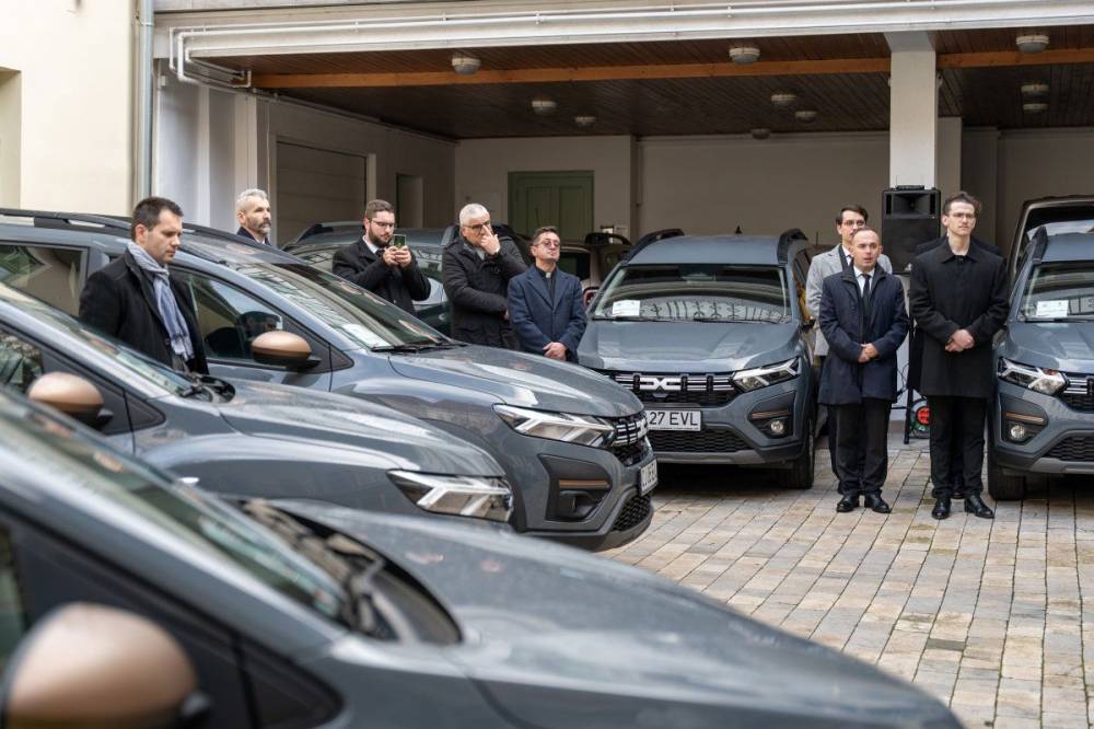 Erdély, Partium, Bukarest: új gépkocsikkal segíti a magyar kormány az evangélikus szórványszolgálatot