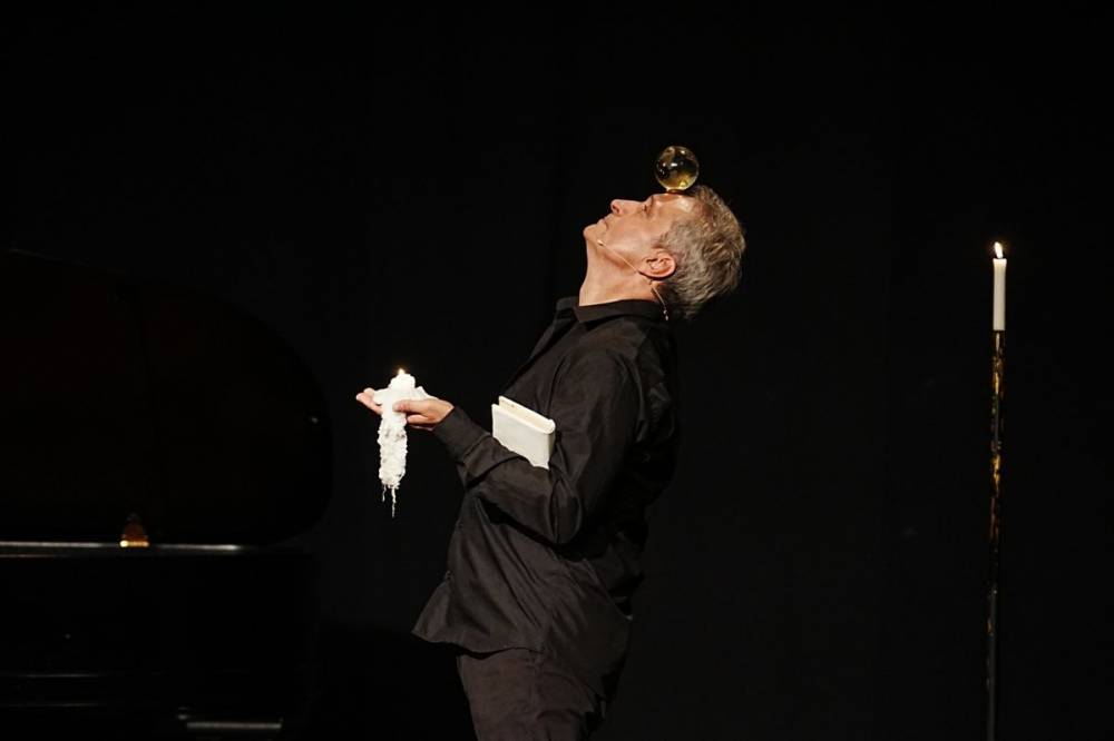 Bogdán Zsolt színművész Márai-estjéről: „a legegyszerűbb a legértékesebb, csak meg kell tudni hallani”