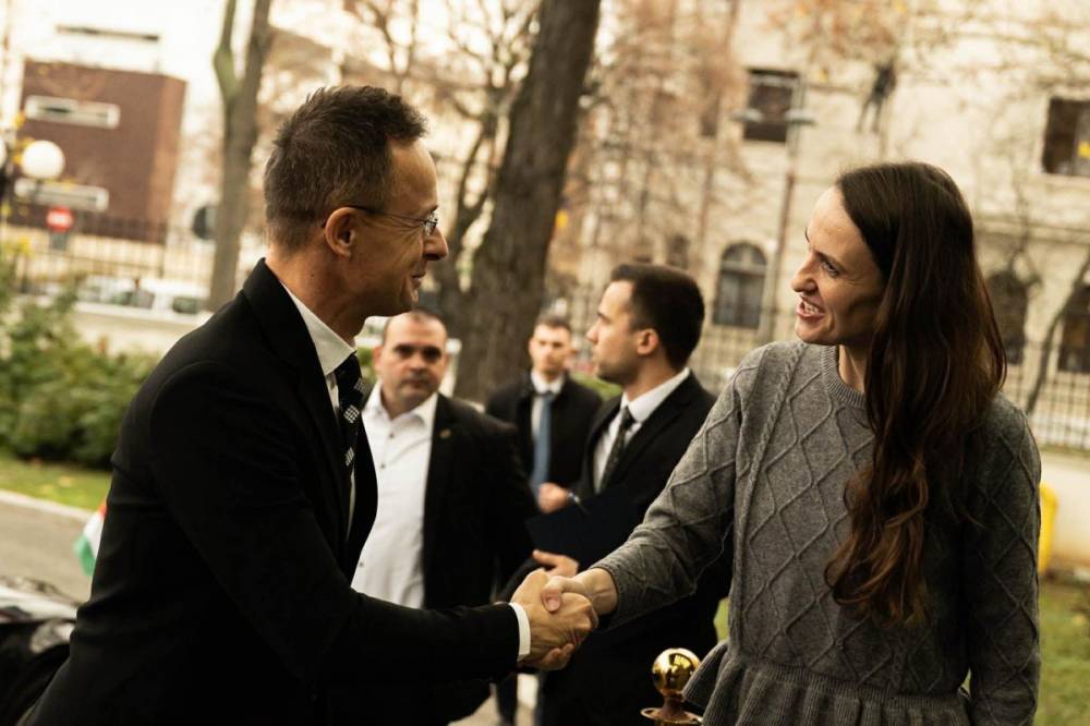 Biztonság, gazdaság, Schengen-hatás: kulcskérdésekről tárgyalt a magyar és a román külügyminiszter