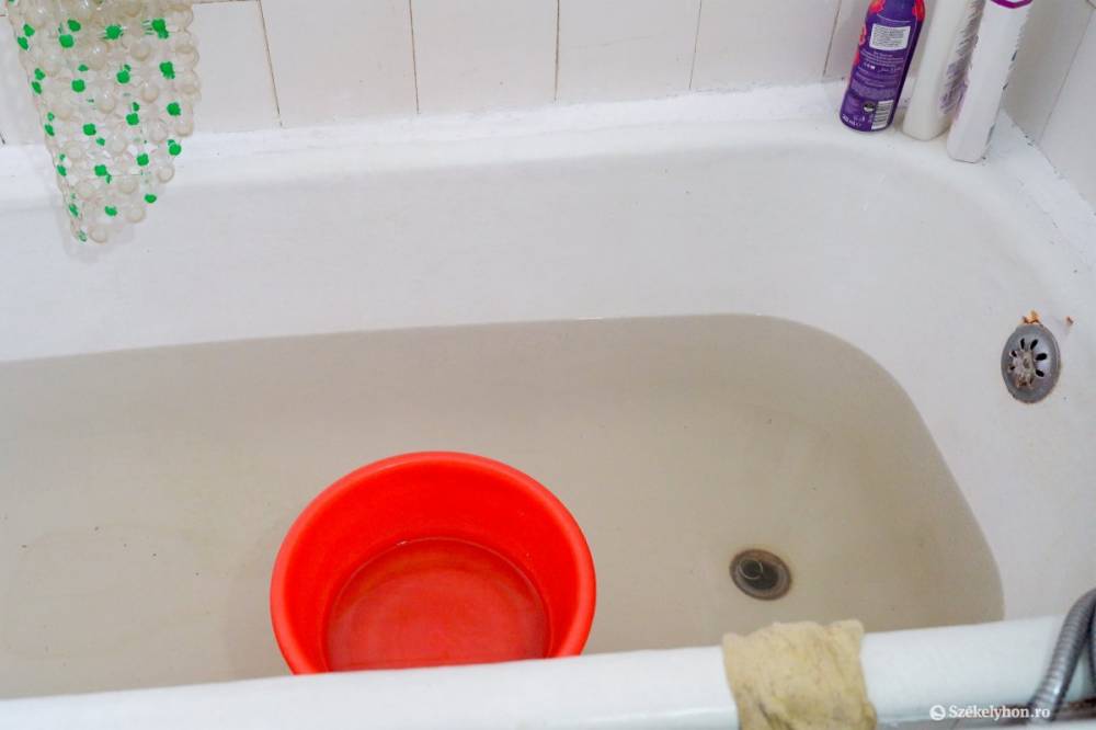 Öt hónapnyi vízfogyasztást számláznak ki egyszerre – a fogyasztók háborognak