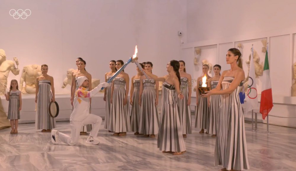 Olümpiában fellobbant a milánói és cortinai 2026-os téli olimpia lángja