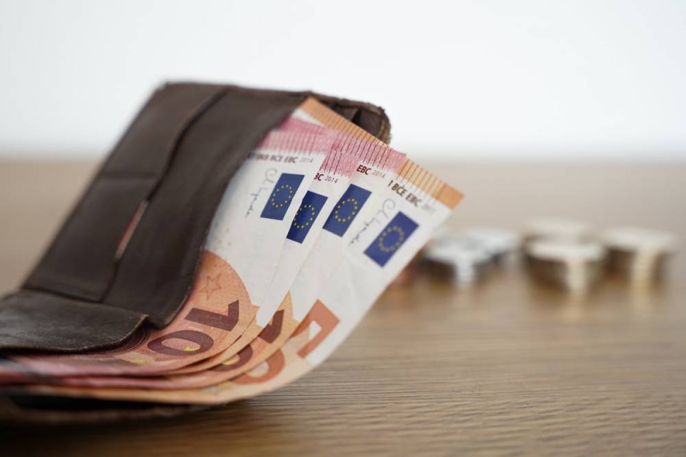 Külföldről hazaküldött pénzek: elégetett eurómilliárdok