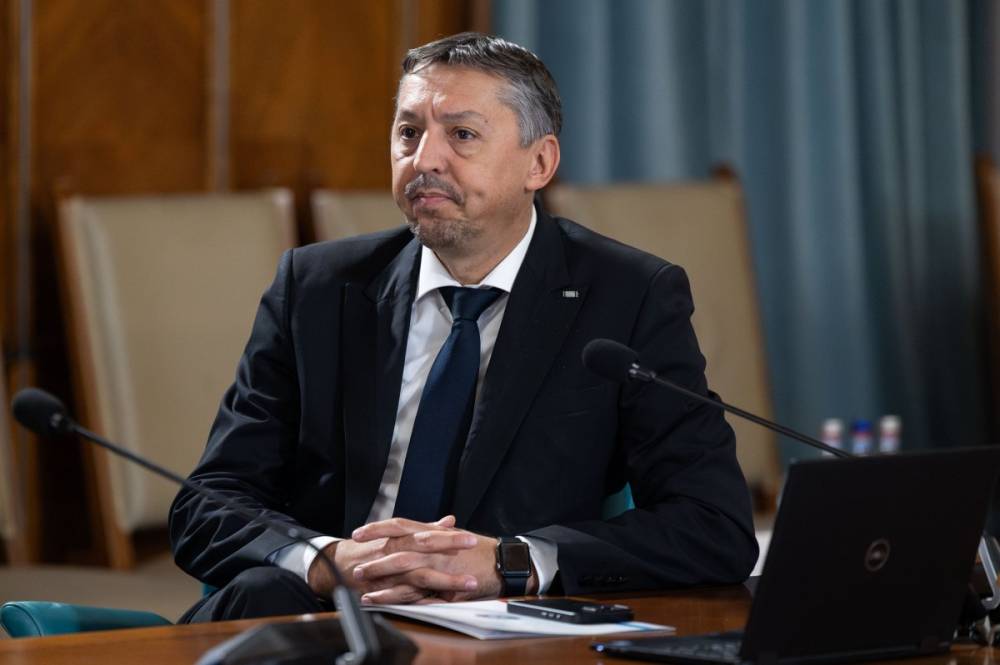 Daniel David: a tanárokra nem vonatkozik a fizetés és a nyugdíj halmozásának korlátozása