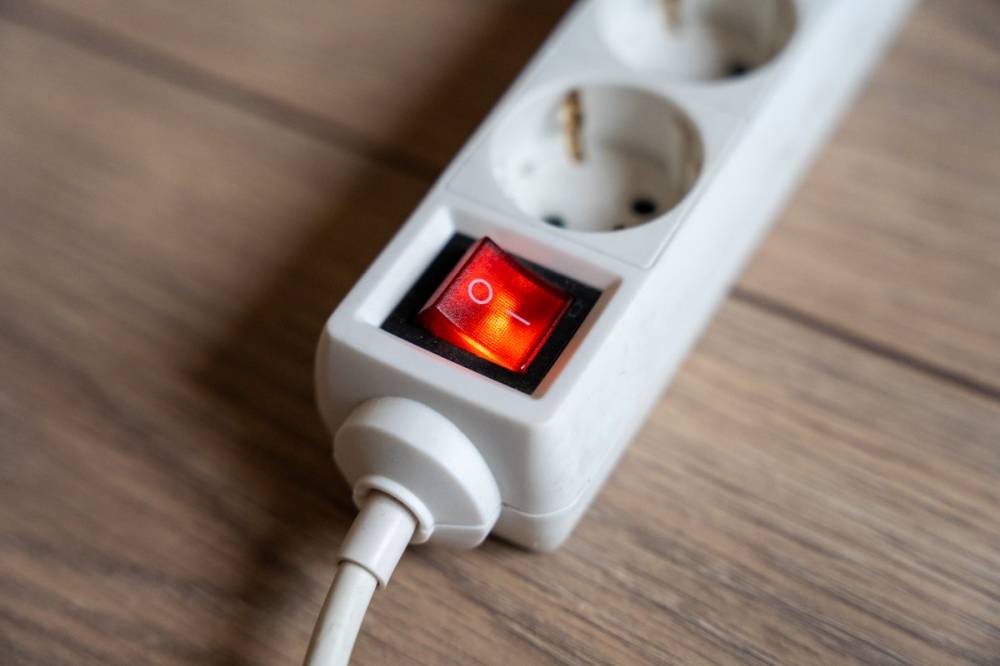 Ingyen adhatta az áramot egyházi intézményeknek, vállalatoknak a Hidroelectrica – A miniszter vizsgálatot rendelt el