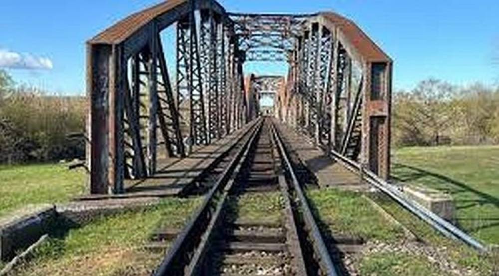 Lebontásra ítélt monarchiabeli vasúti híd Erdély szívében