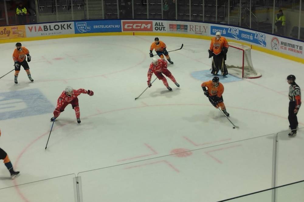 Az Ágyúsok gyergyóremetei sikerével kezdődött a hokibajnokság középszakasza