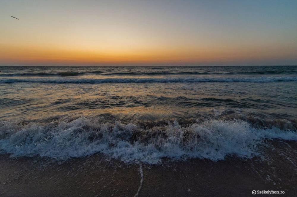 Hatástalanították a román partokra sodródott tengeri aknát