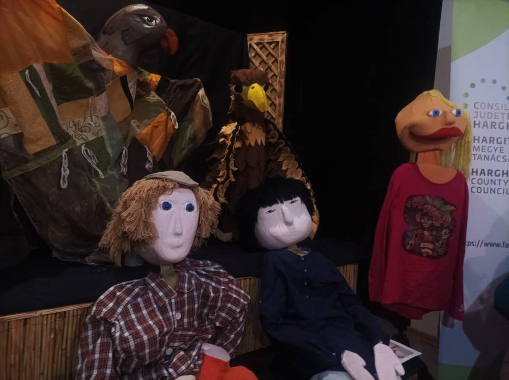 Óriásbábokat is bevetnek az újonnan induló gyergyószentmiklósi bábszínházas fesztiválon