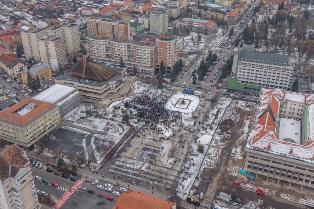 Ezúttal már bejelentett tüntetésen vonultak utcára Csíkszeredában az adóemelés ellen