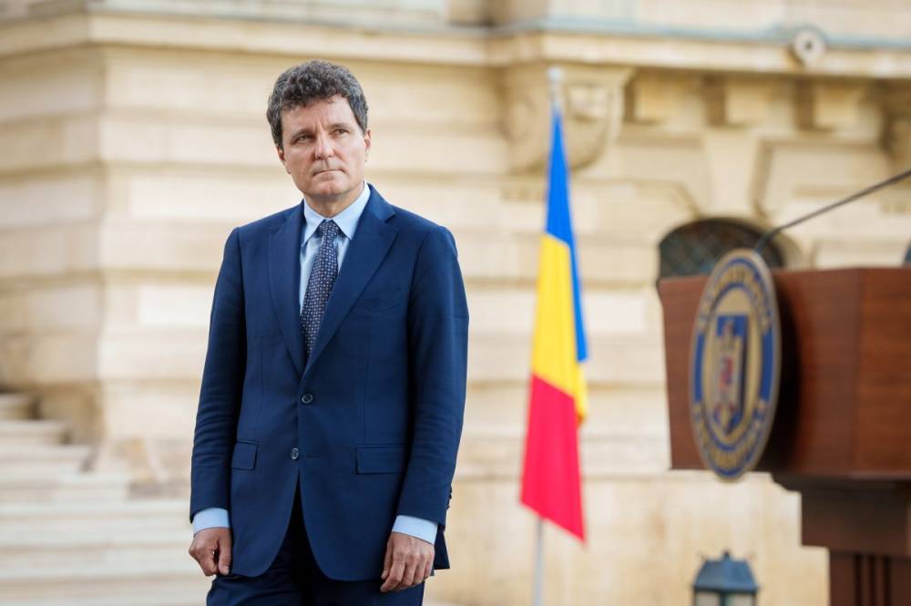 Királyi ajándékokat is kapott elnöksége első évében Nicușor Dan