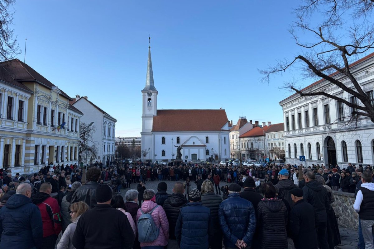 Hetek óta forronganak az utcára vonuló emberek Székelyudvarhelyen – frissítve