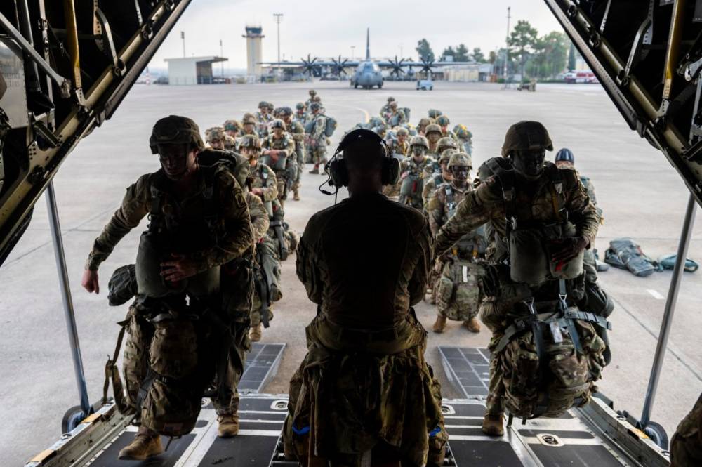 A védelmi miniszter szerint nincs információ arról, hogy az amerikai katonák kivonulnának Romániából