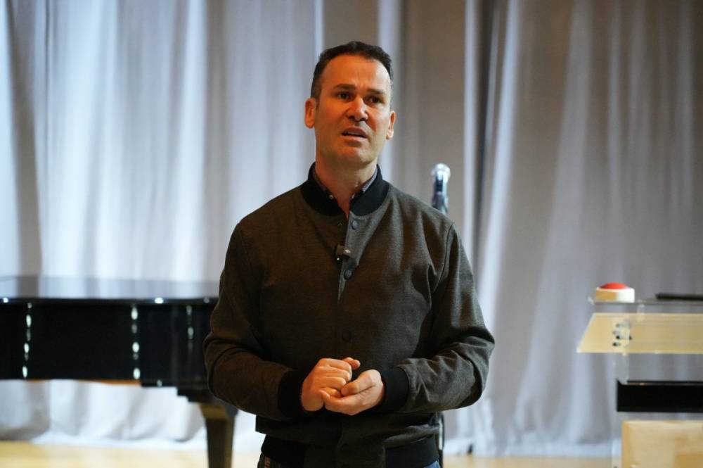 Tetemes óvadék ellenében bűnügyi felügyelet alá helyezték Robert Negoițát, de hivatalát nem gyakorolhatja