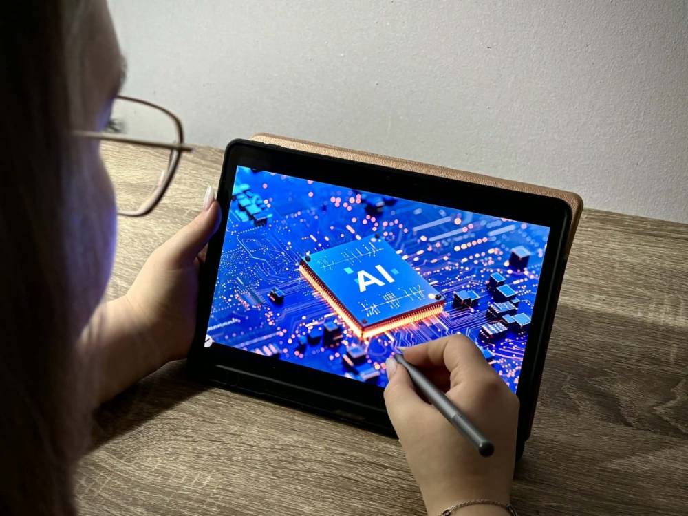 Házi feladat és lelki tanácsadás AI-val – a fiatalok 99 százaléka használja mindenféle iránymutatás nélkül