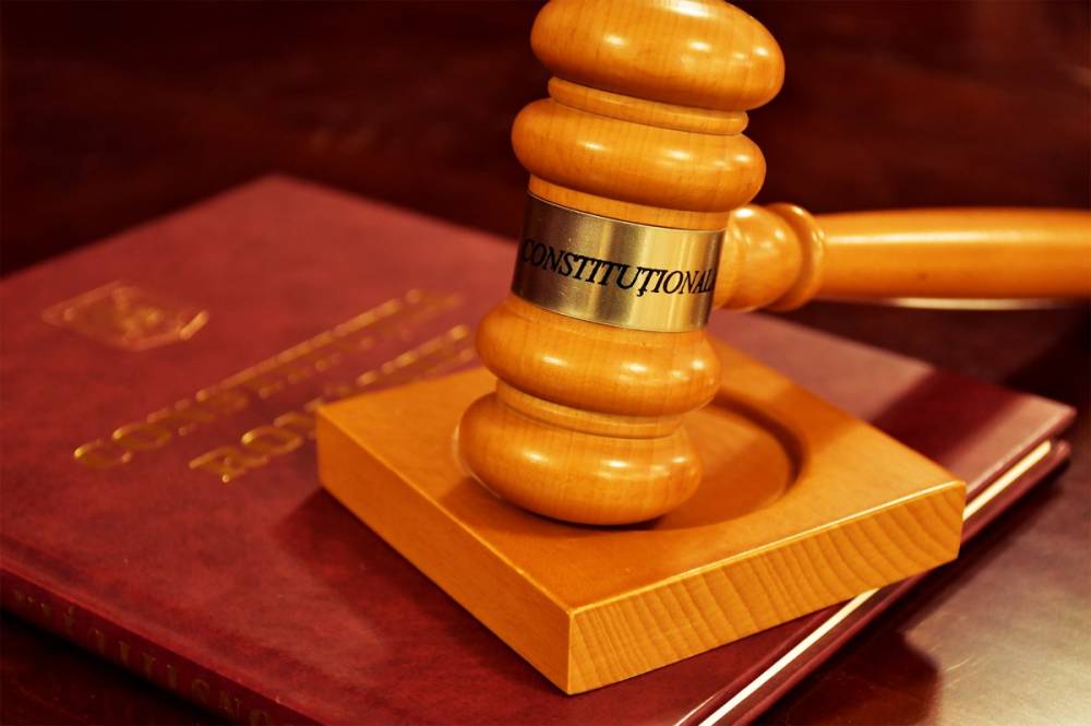 Törvénymódosítással tennék lehetővé az alkotmánybírák egyénenkénti felelősségre vonását