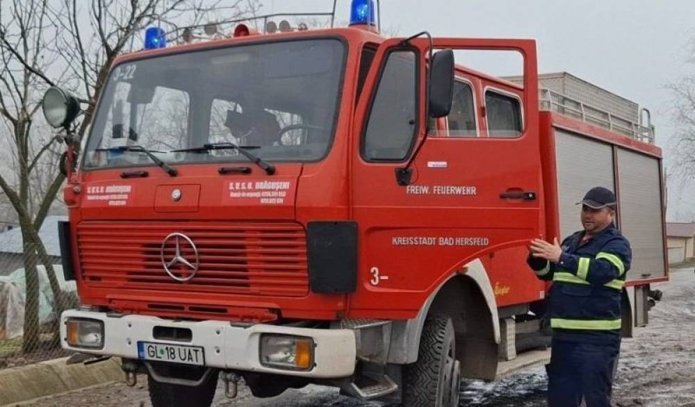 Bevetésre igyekvő tűzoltót bírságolt meg a rendőrség