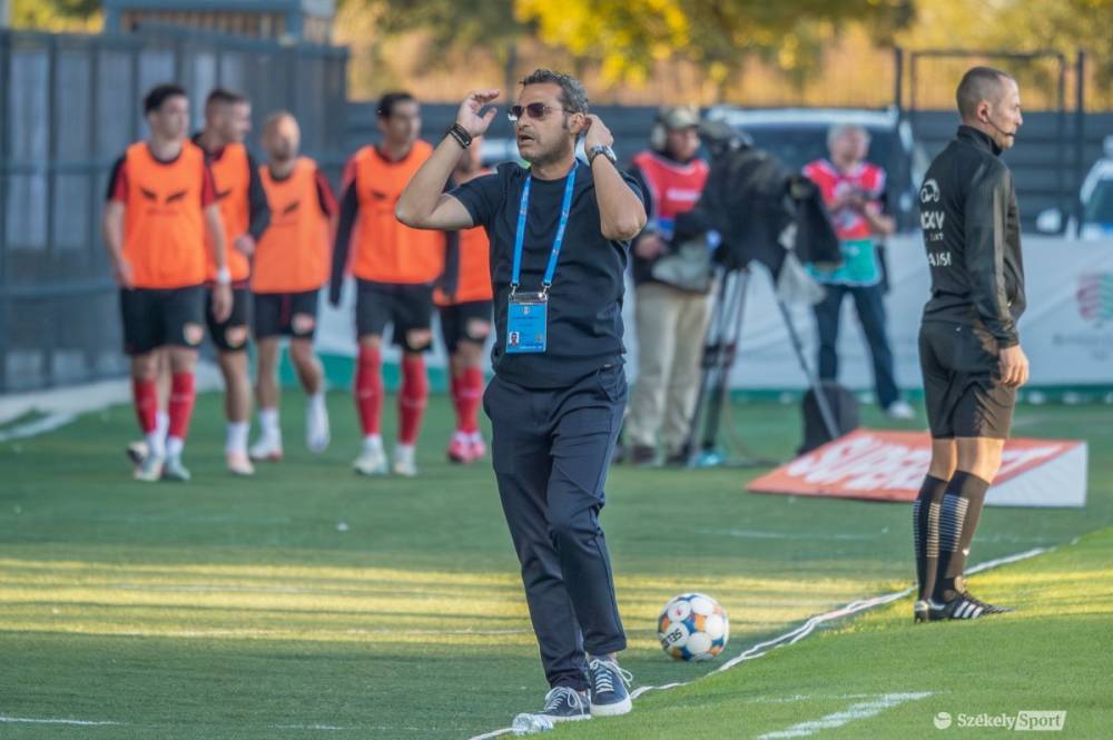 Két alsóházi csapat is megvált edzőjétől a Szuperligában