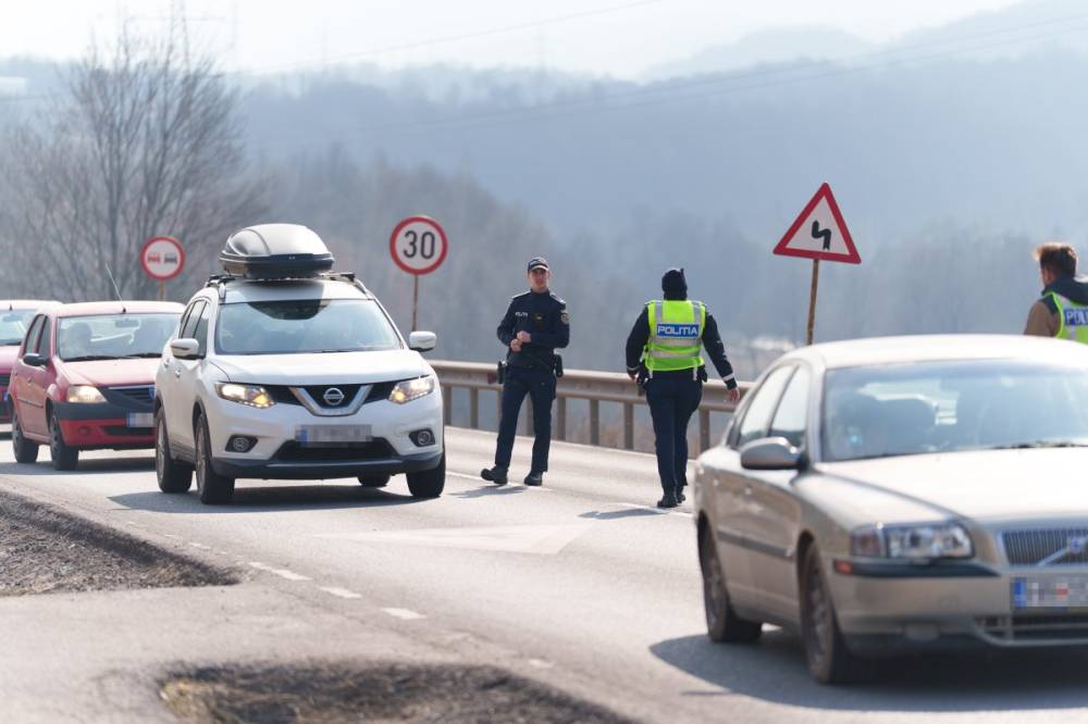 Autókat ellenőriznek, az erdőt is átfésülik – nagy erőkkel keresik az ismeretlen férfit Háromszéken