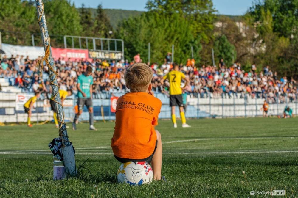 Mellőzik a labdaszedőket a Szuperliga rájátszásában