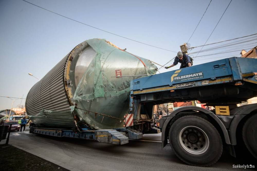 Negyvennyolc méteres szállítmány halad át Maros megyén