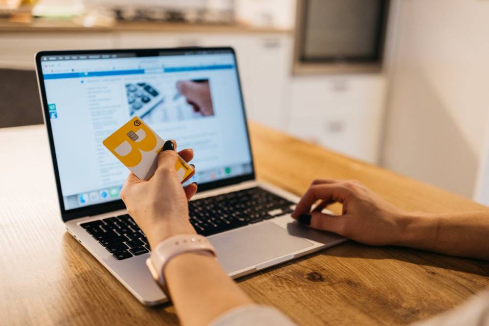 Felmérés: ezzel az öt dologgal spórolnának leginkább a romániaiak ebben a megdrágult világban