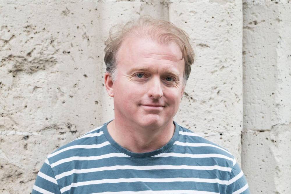 Szavak, amelyek összekötnek – több tízezren olvassák fel Lackfi János műveit