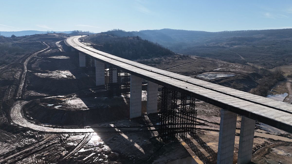 Dől a pénz az erdélyi autópálya-építésre