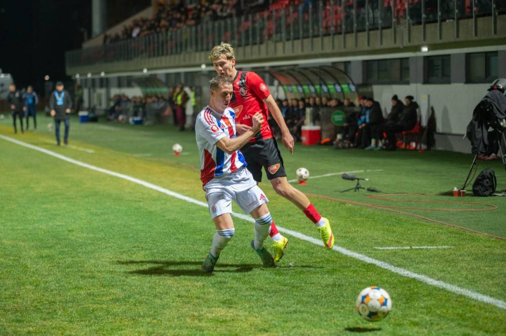 A csíki együttes pénteken még nem játszik, de félszemmel már figyelnie kell a riválisokra